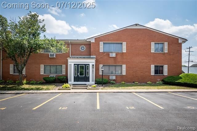 Property Photo:  801 Plate Street 201  MI 48307 