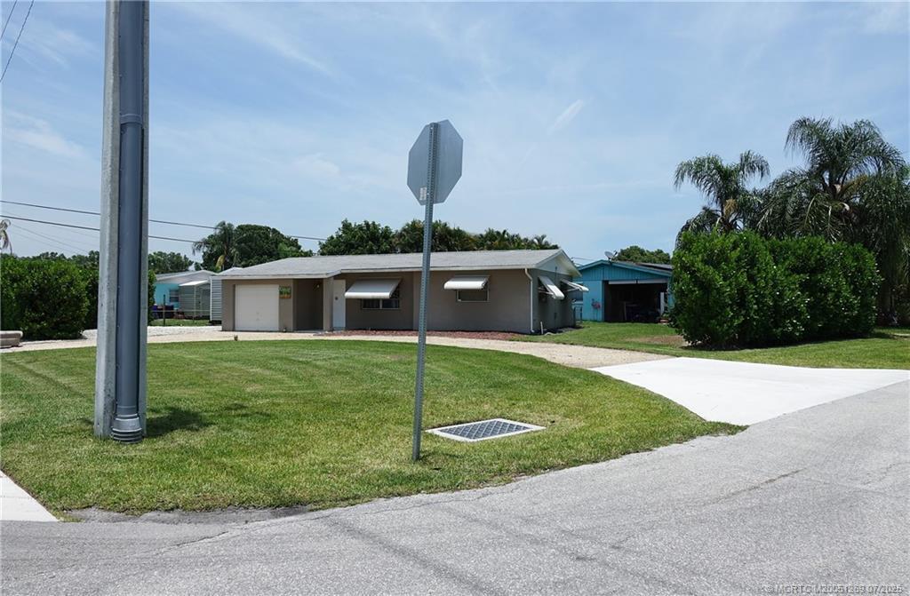 Property Photo: 4701 SE Edison Avenue FL 34997