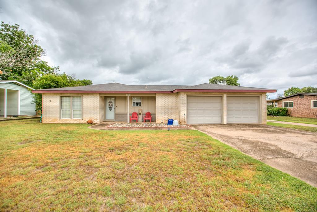 Property Photo: 104 Largent Ave TX 76821