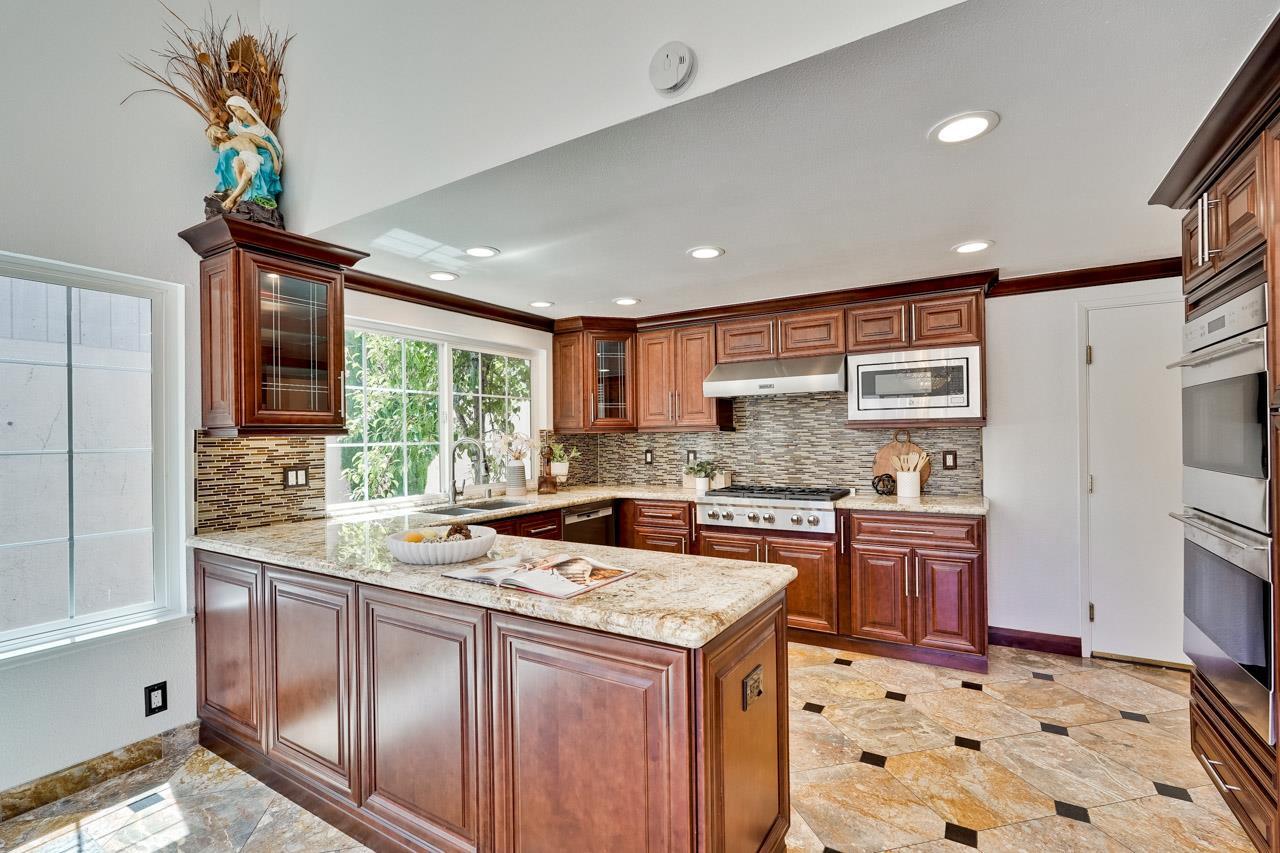 Property Photo: 6107 Paso Los Cerritos CA 95120