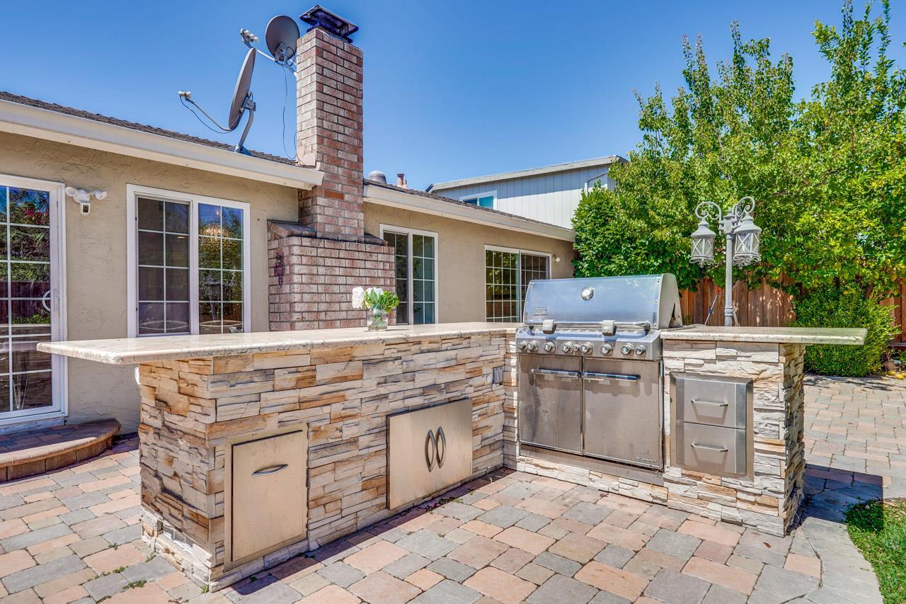 Property Photo: 6107 Paso Los Cerritos CA 95120