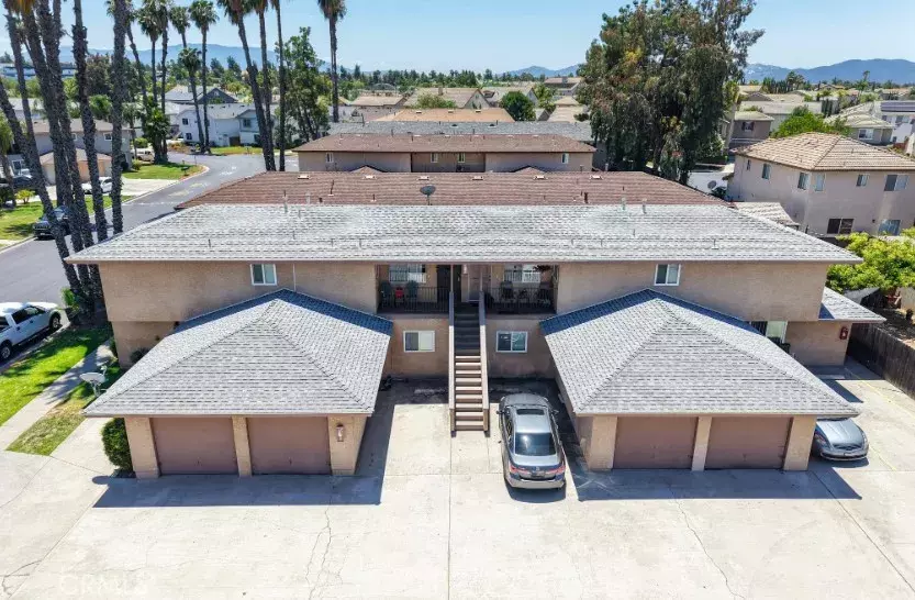 Property Photo: 28154 Via Princesa CA 92563