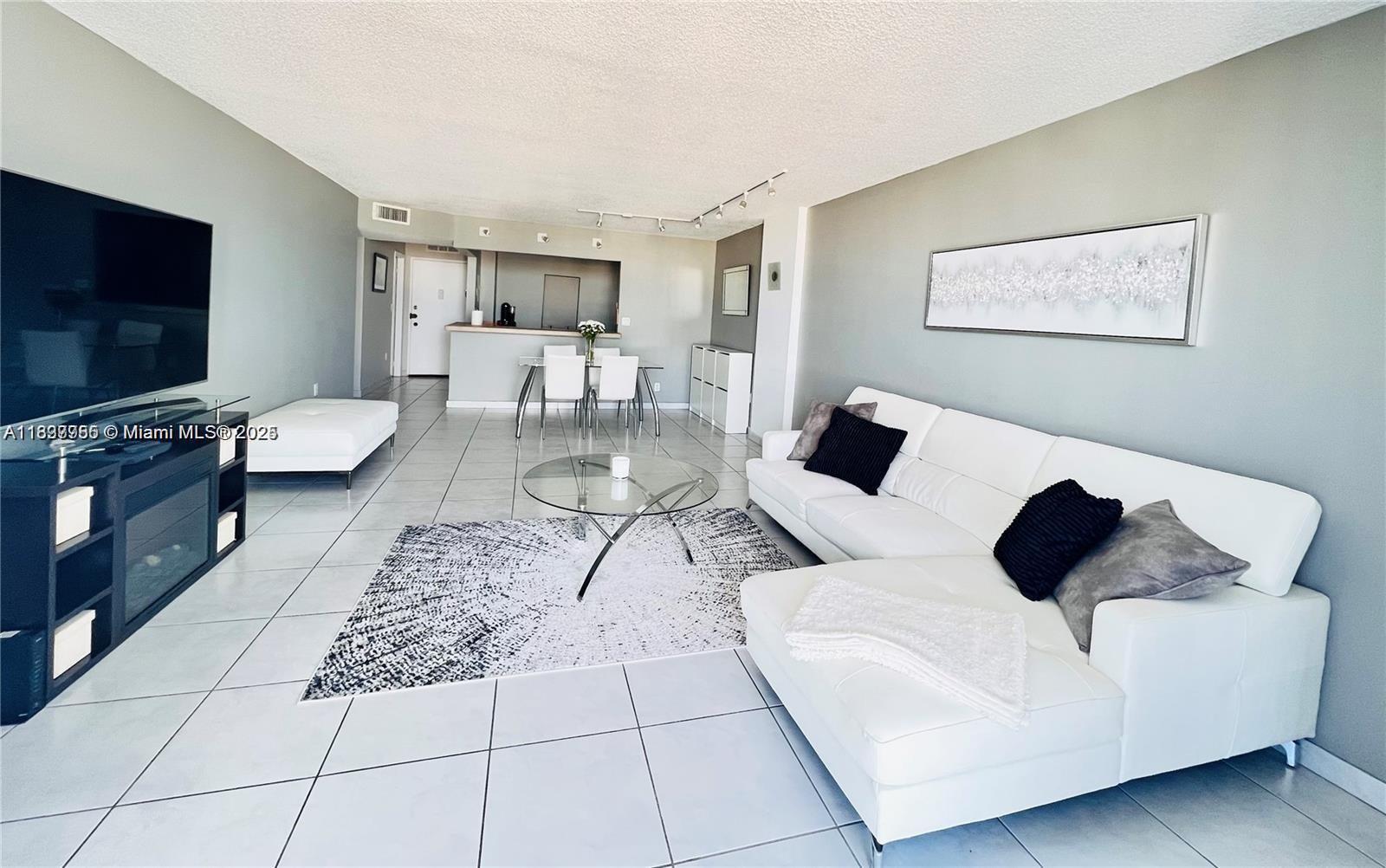 2780 NE 183rd St 2015  Aventura FL 33160 photo