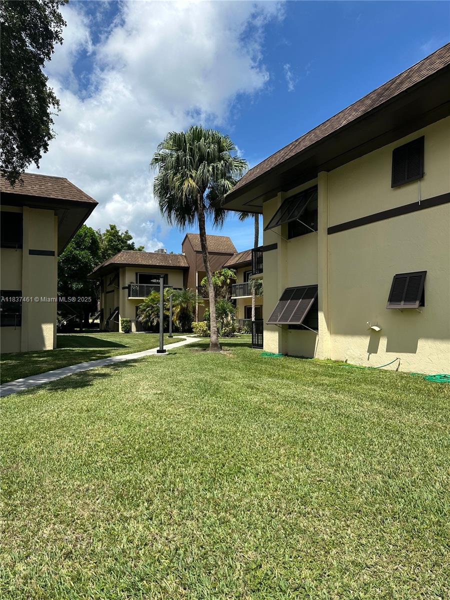 Property Photo: 7965 SW 86th St 107 FL 33143