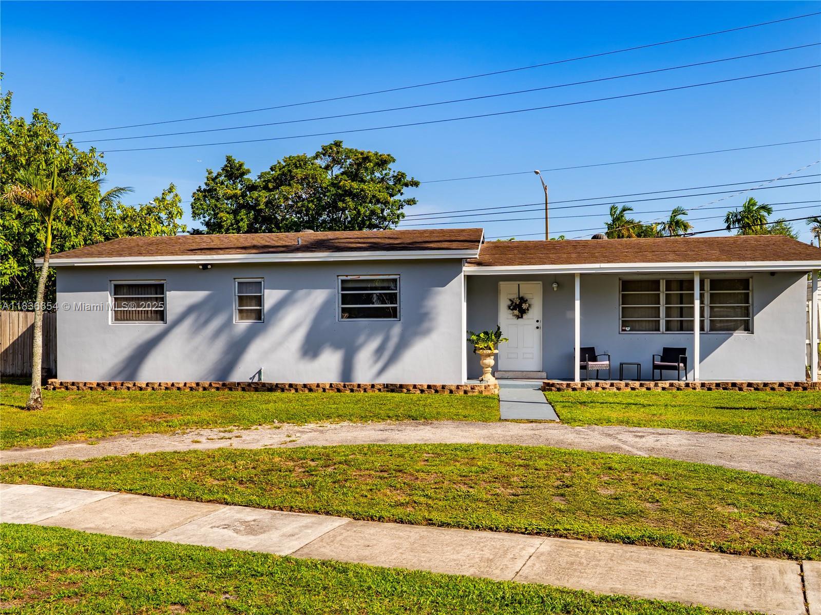 Property Photo: 6530 Tyler St FL 33024