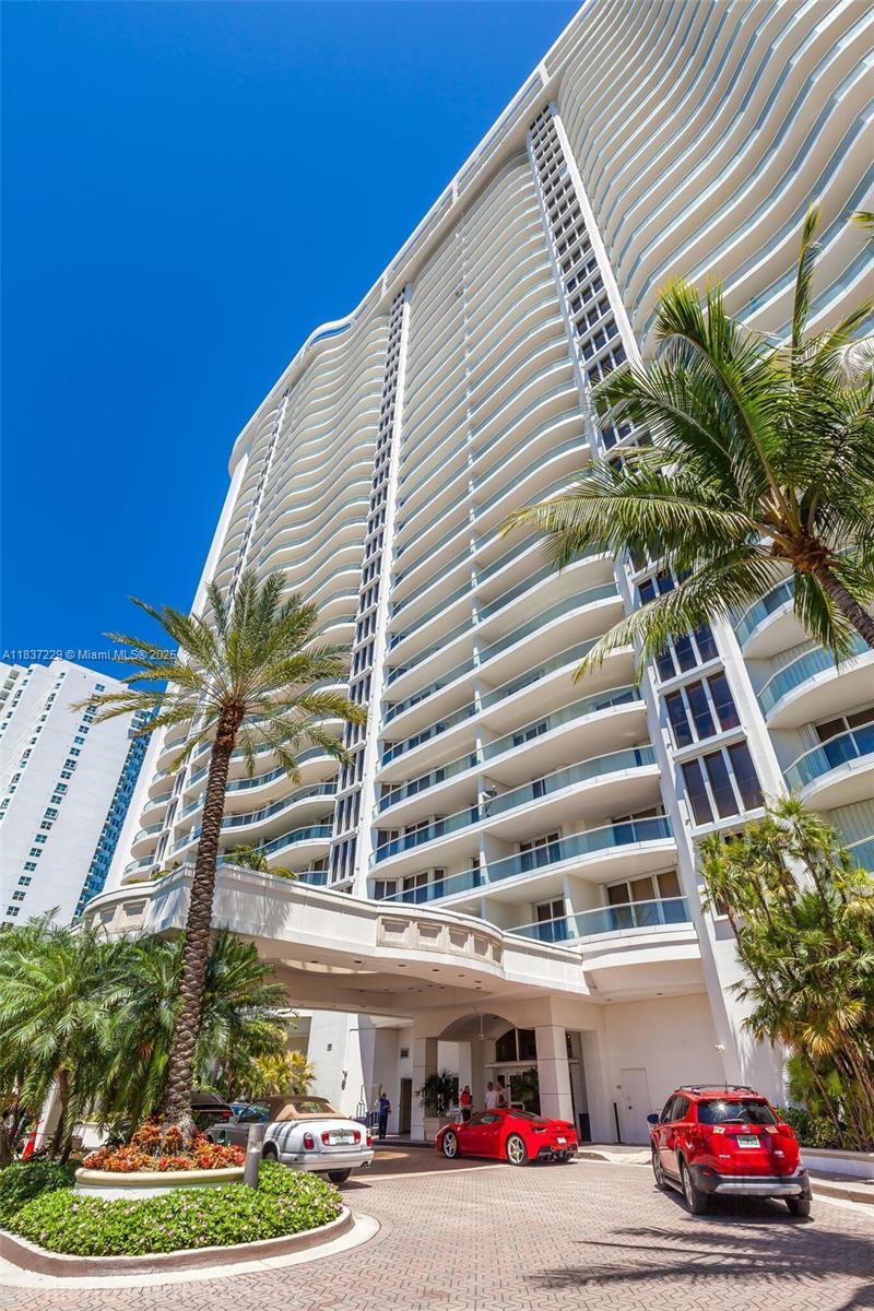Property Photo:  7000 Island Blvd 2504  FL 33160 