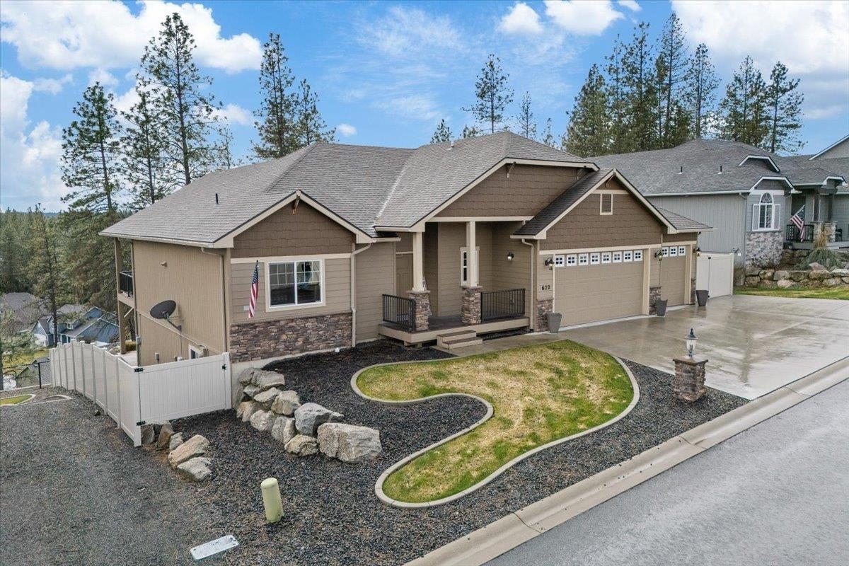 Property Photo:  622 E Country Hill Ln  WA 99208 
