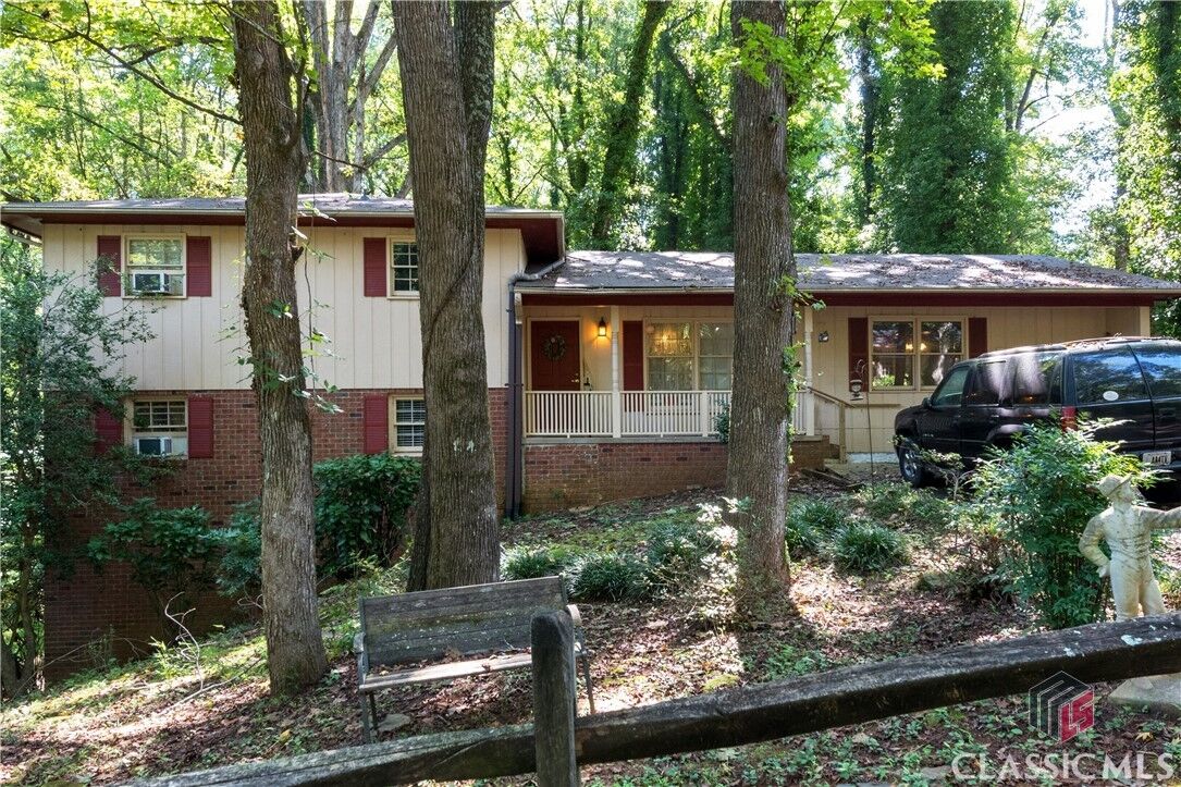 Property Photo: 365 Crestwood Drive GA 30605