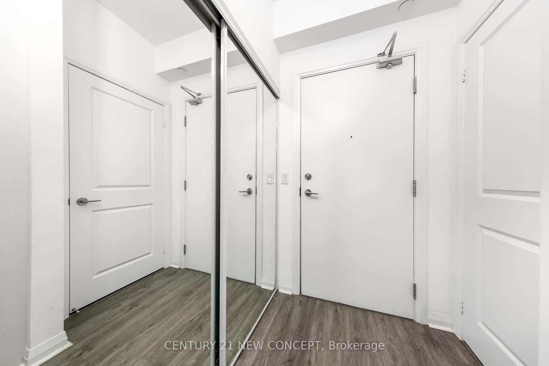 Property Photo: 55 Oneida Crescent 409 ON L4B 0E8