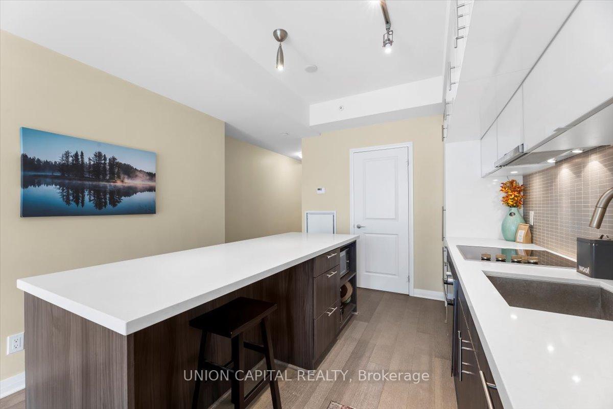 Property Photo: 8 Mercer Street 2803 ON M5V 0C4