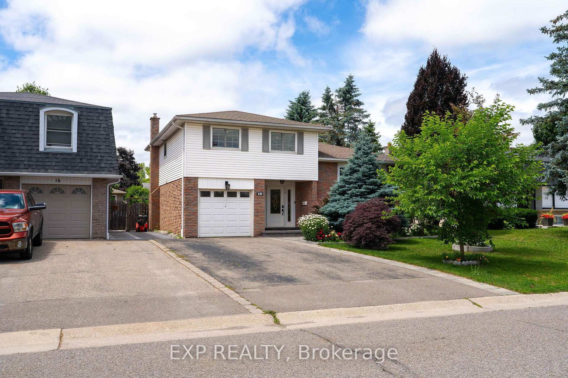 18 Norman Avenue  Halton Hills ON L7J 2R4 photo