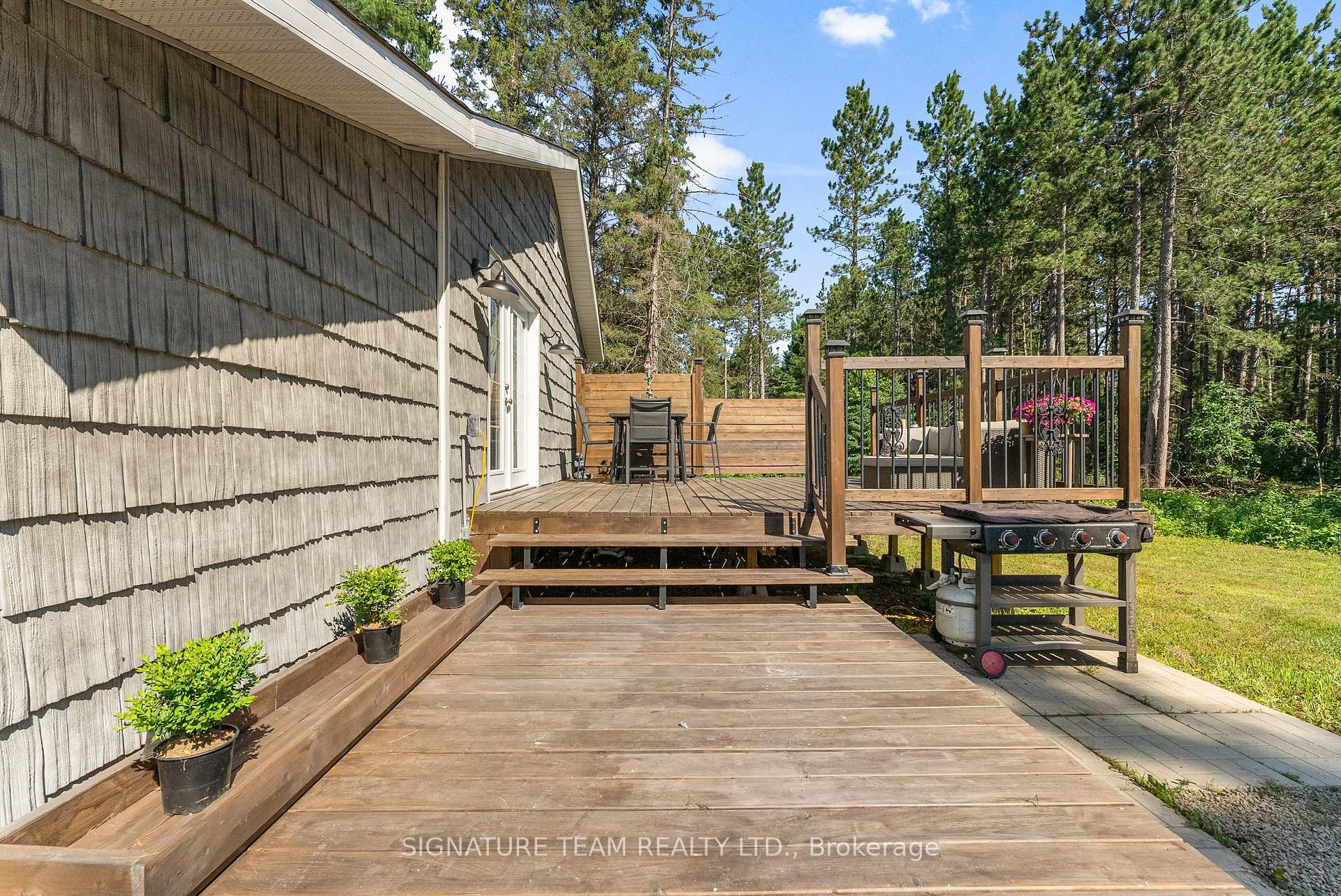 Property Photo: 136 Sunrise Road ON K0J 2A0
