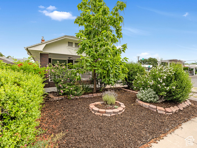 Property Photo: 661 E 2700 S UT 84106