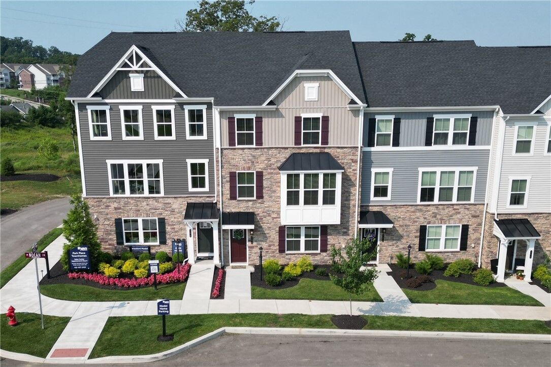 Property Photo: 504 Nolan Circle PA 16066