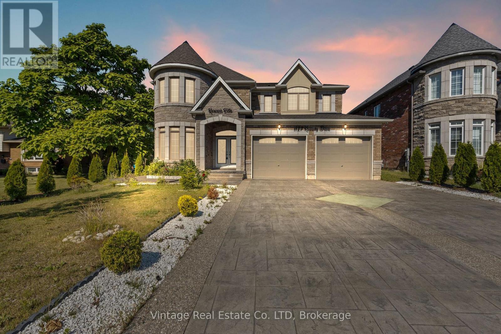 Property Photo: 1127 Kennedy Drive ON L2A 5P4