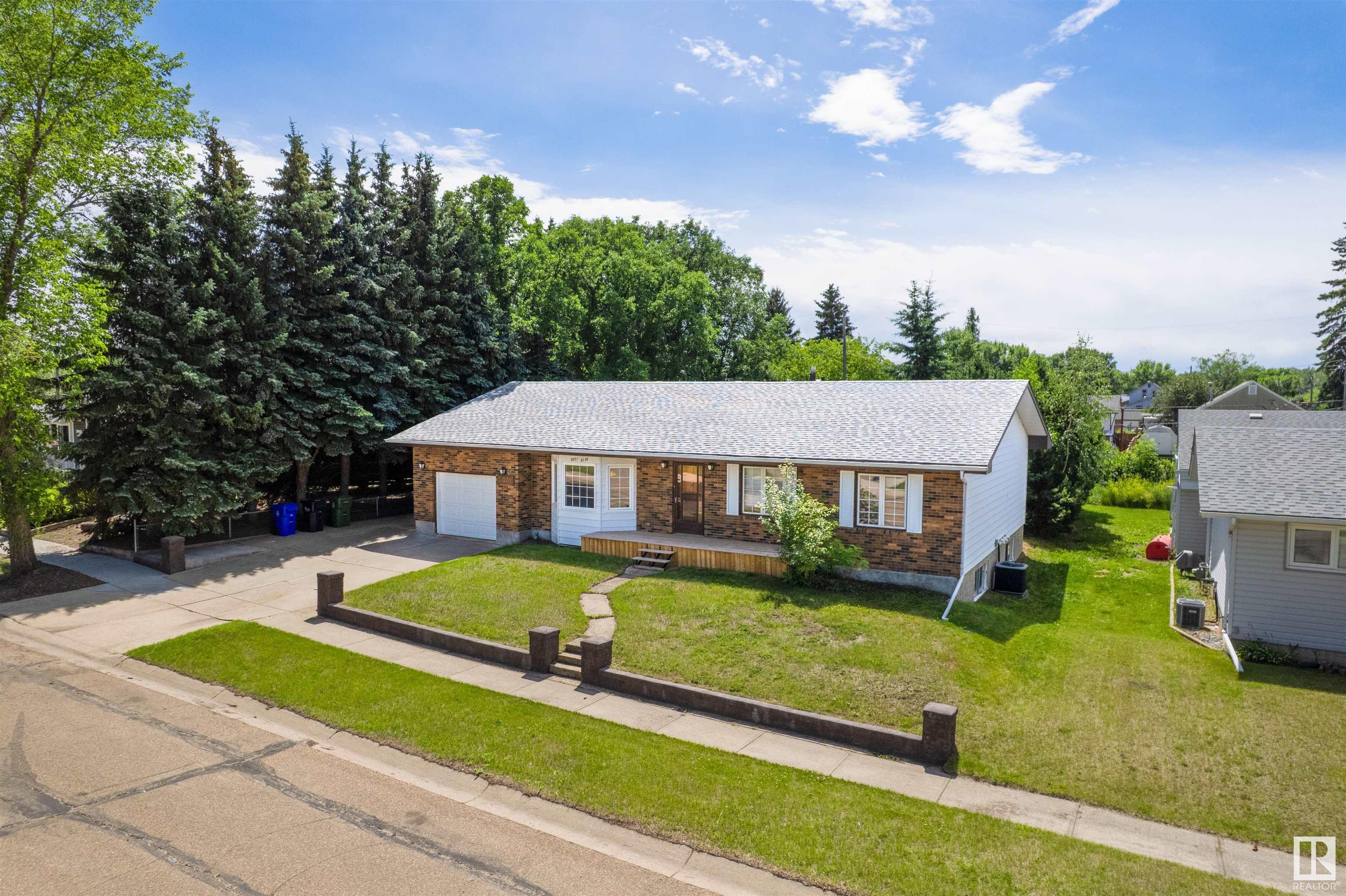 5031 51 Avenue  Bruderheim AB T0B 0S0 photo