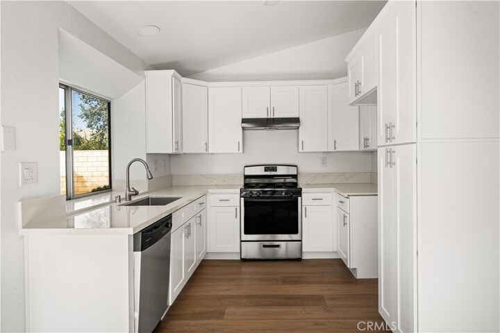 Property Photo: 95 Bold Venture Street CA 92571