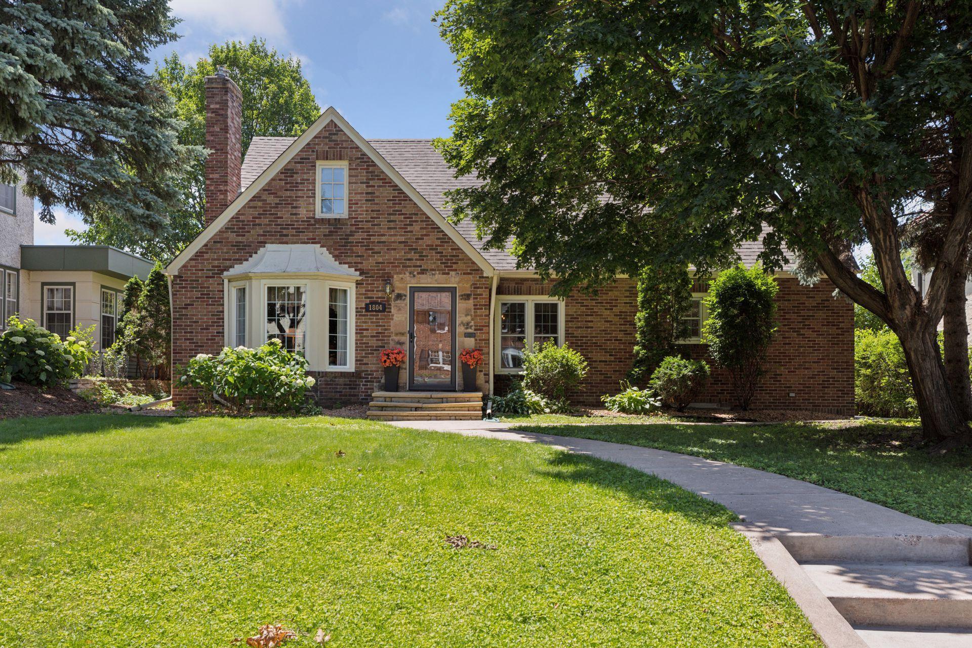 Property Photo: 1804 Pinehurst Avenue MN 55116