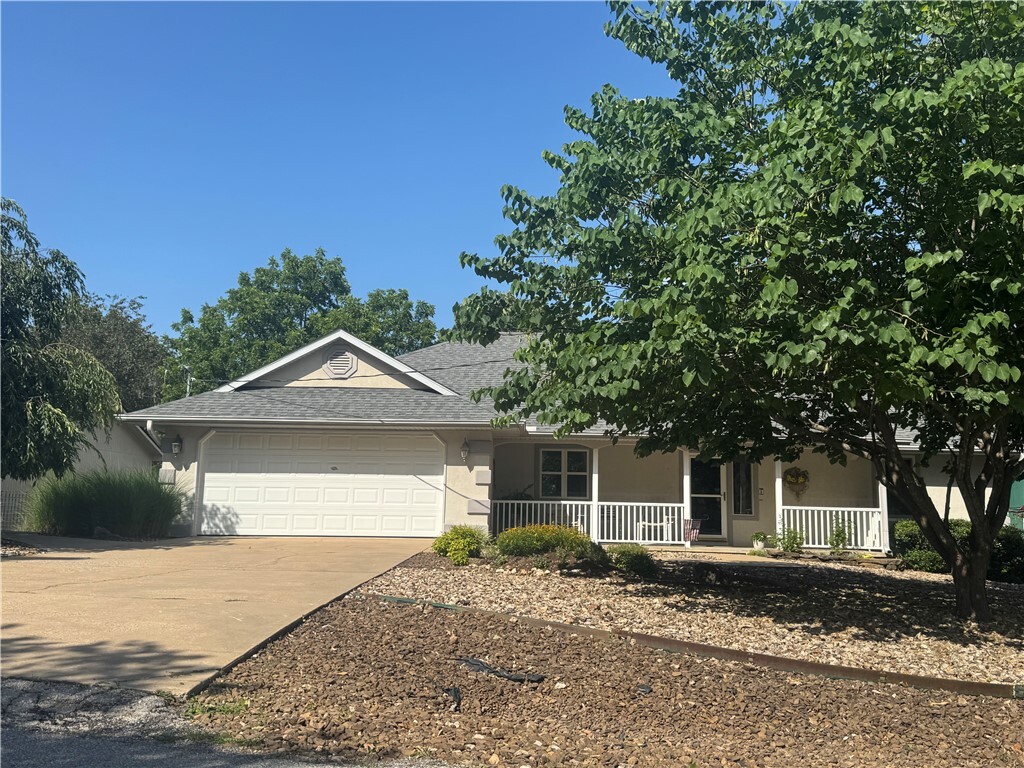 Property Photo: 8 Merritt Drive AR 72714