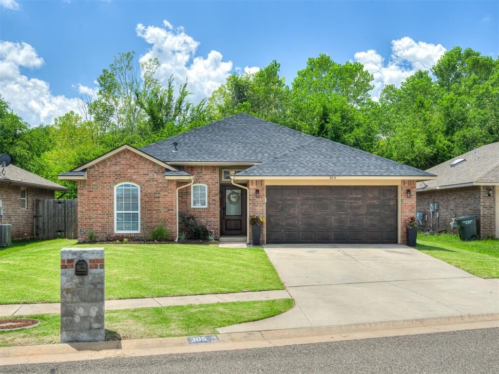 Property Photo: 305 Spring Creek Road OK 73117