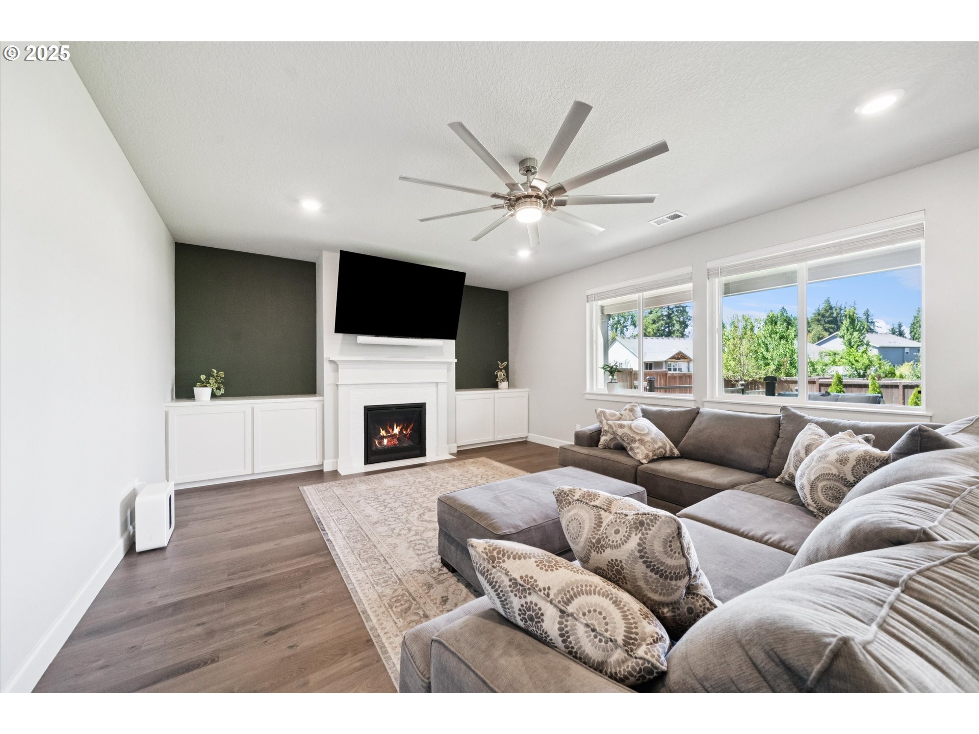 Property Photo: 4024 SE Faith Ave OR 97267