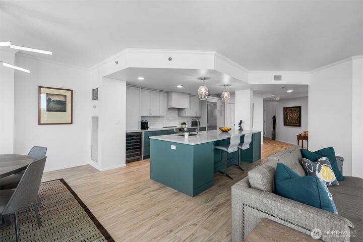 177  107th Avenue NE 1906  Bellevue WA 98004 photo