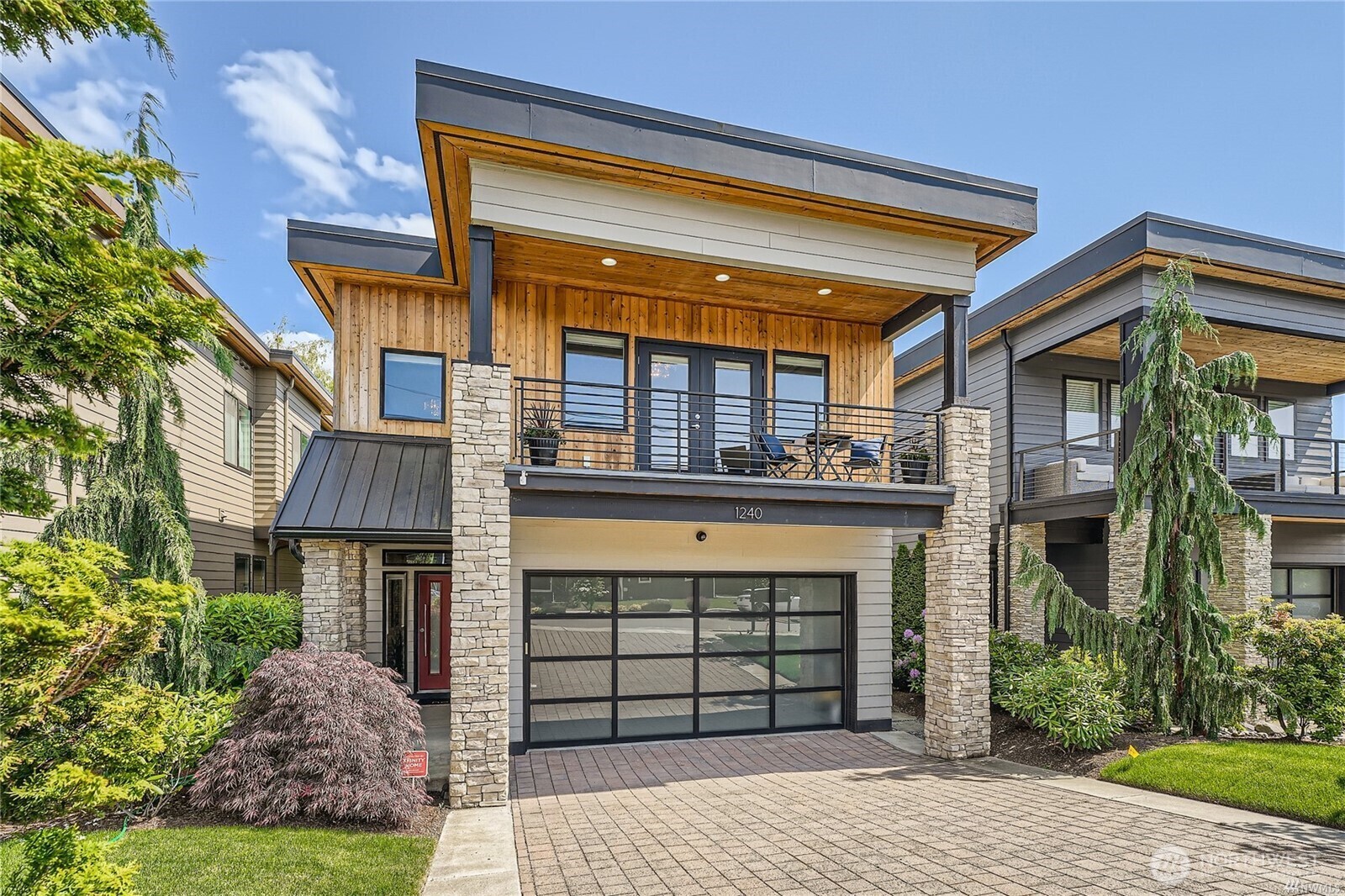 Property Photo:  1240  4th Street W  WA 98033 