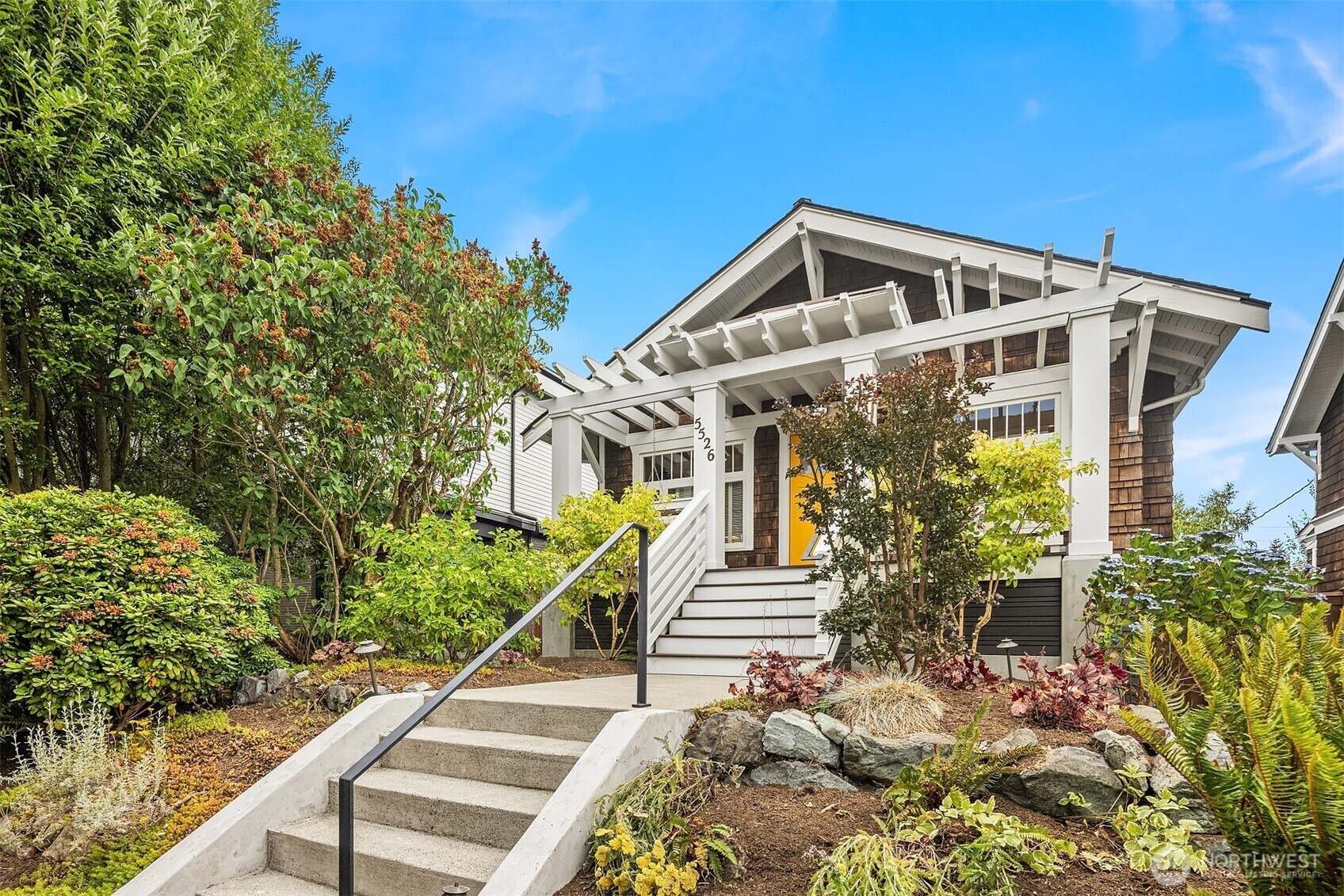 Property Photo:  5526  34 Avenue NE  WA 98105 