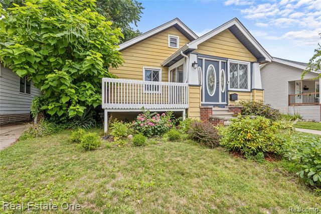 Property Photo: 212 La Plaza Court MI 48073