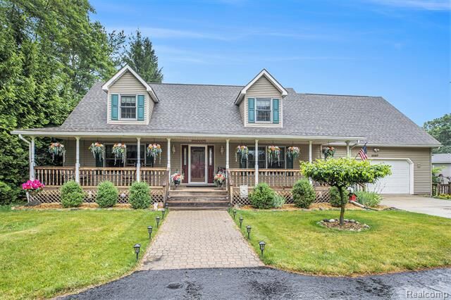Property Photo:  3597 N Shimmons Circle  MI 48326 