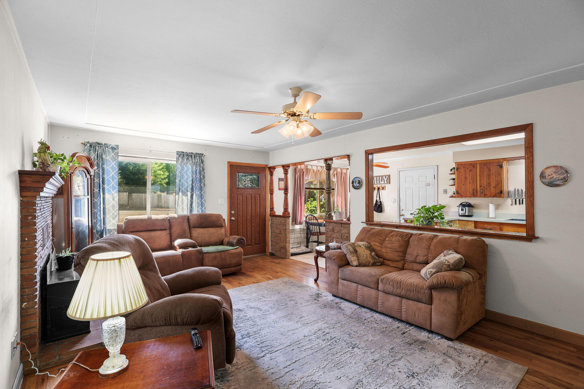 Property Photo: 2196 Victor Avenue CA 96002