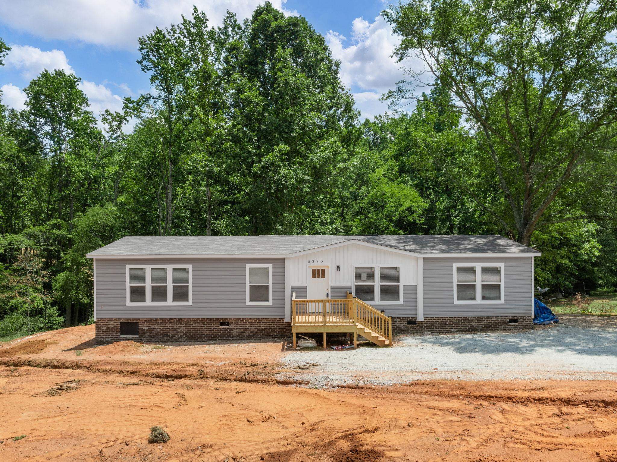 Property Photo: 5223 Highway 11 SC 29349