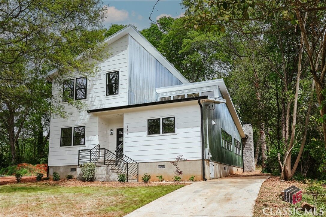 Property Photo:  143 Mulberry Street  GA 30601 