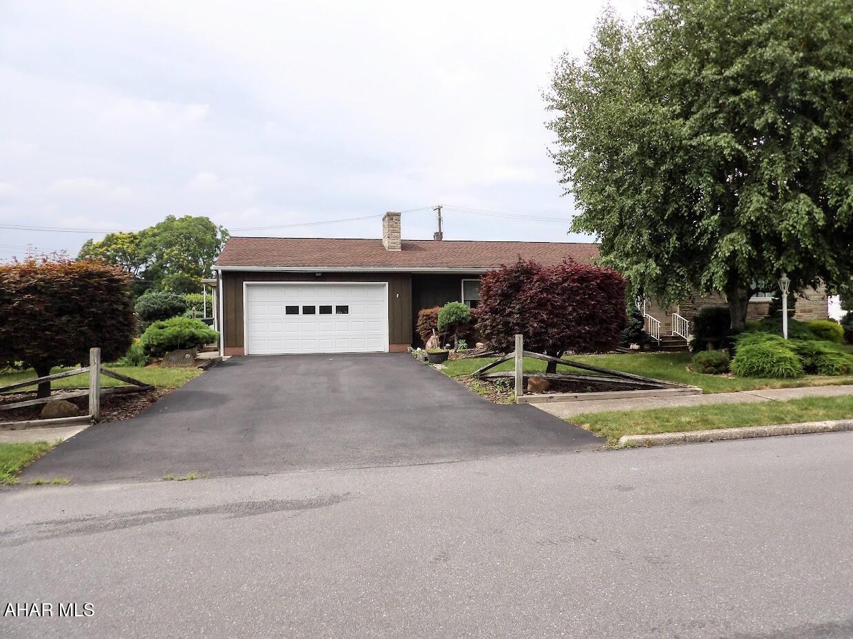 Property Photo: 817 New Street PA 16673