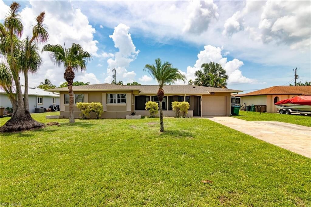 Property Photo:  256 SE 46th Ter  FL 33904 
