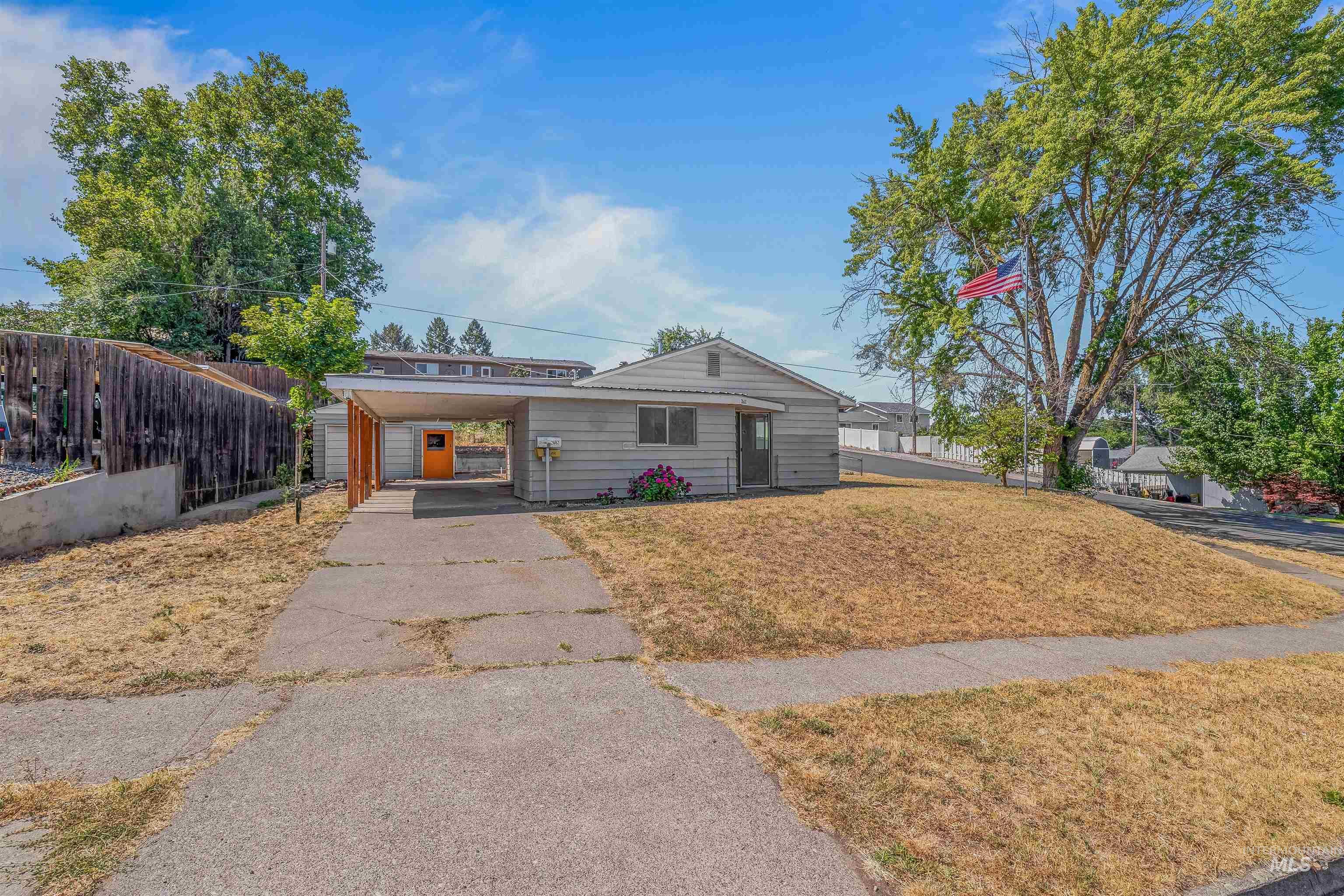 Property Photo: 2602 9th Ave ID 83501
