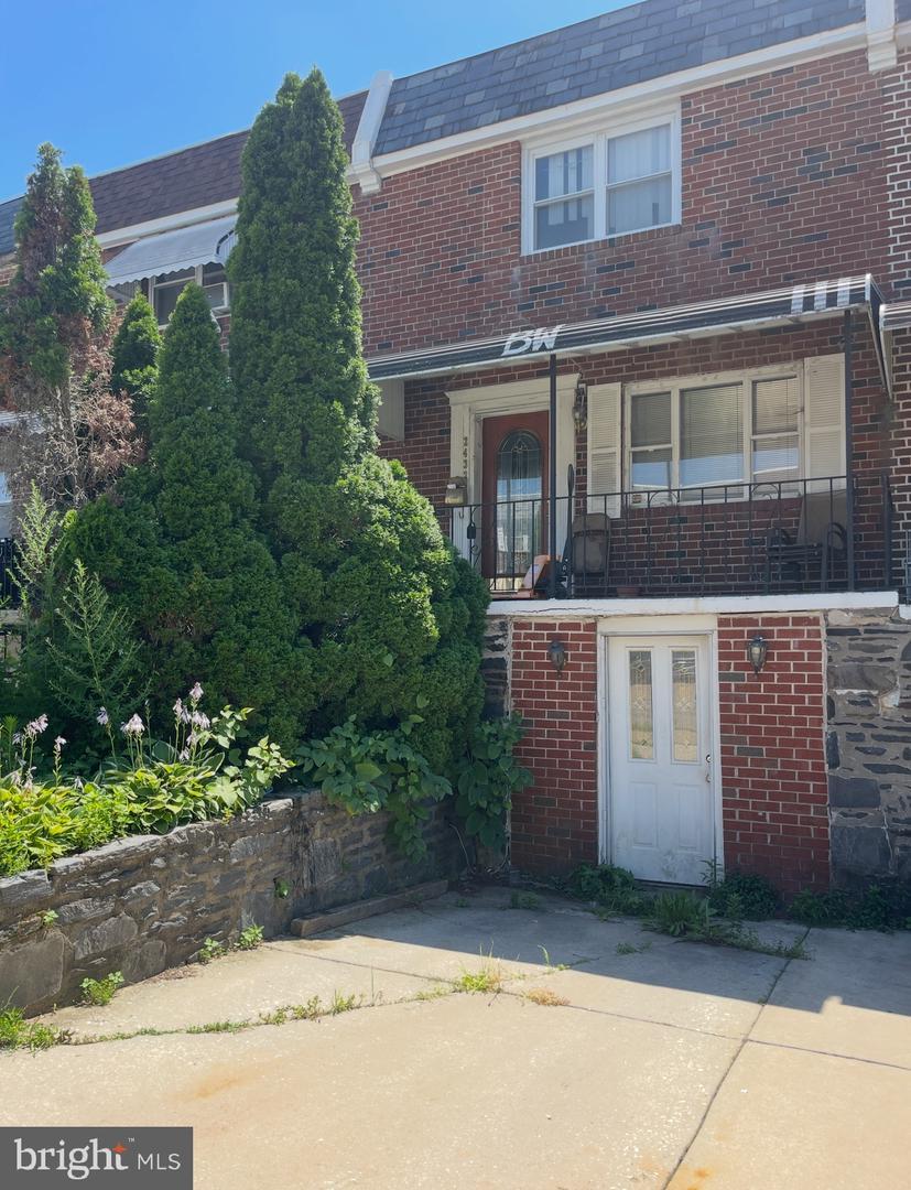 Property Photo: 2432 S Ulena Street PA 19153