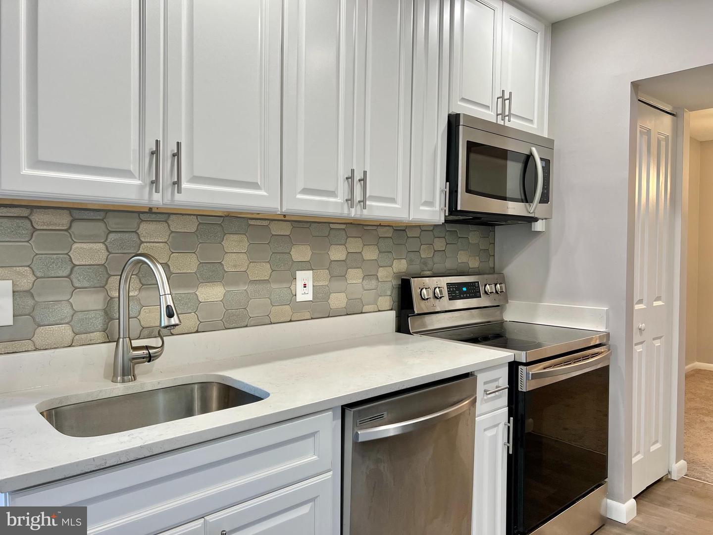Property Photo:  7923 Mandan Road 303  MD 20770 