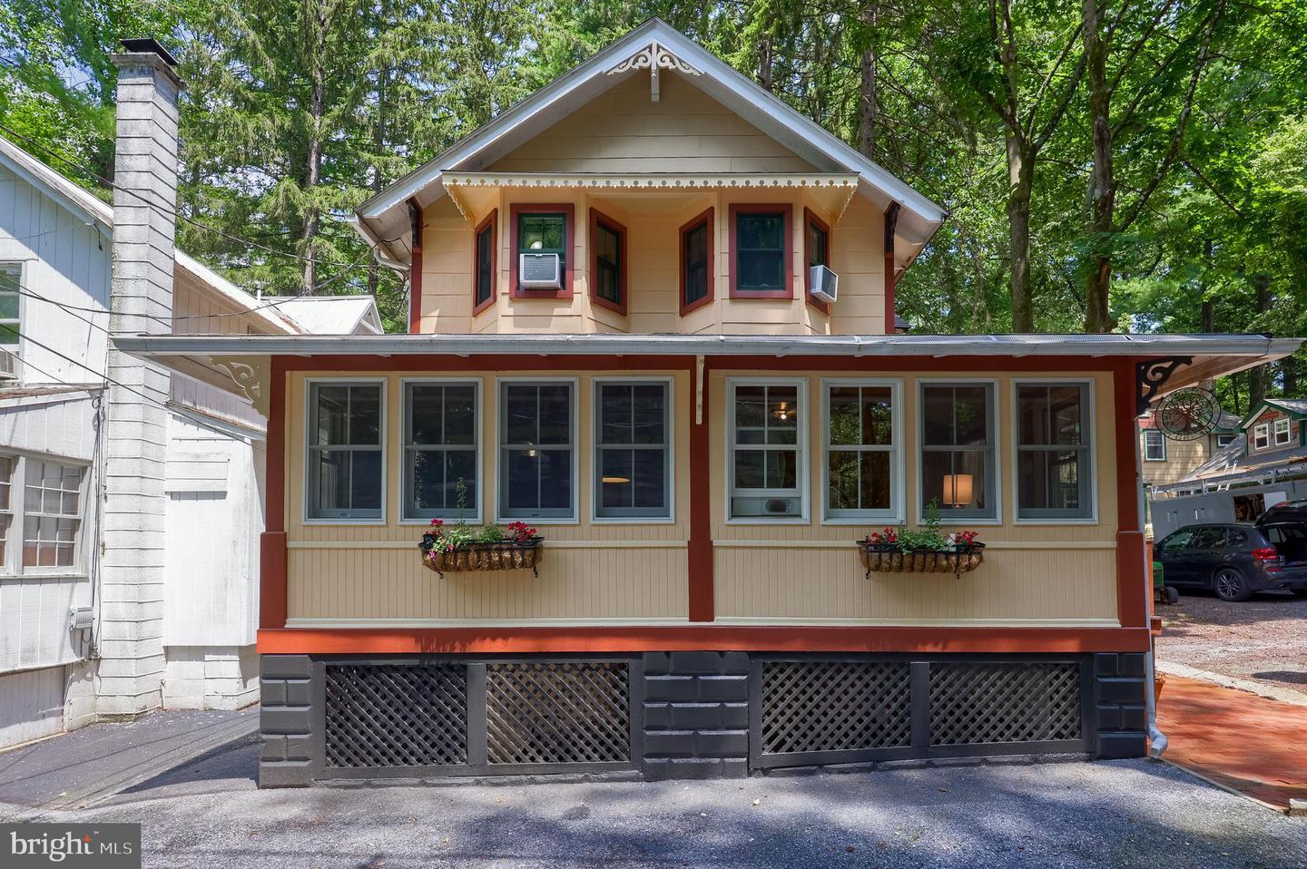 Property Photo: 207 Dickson PA 17064