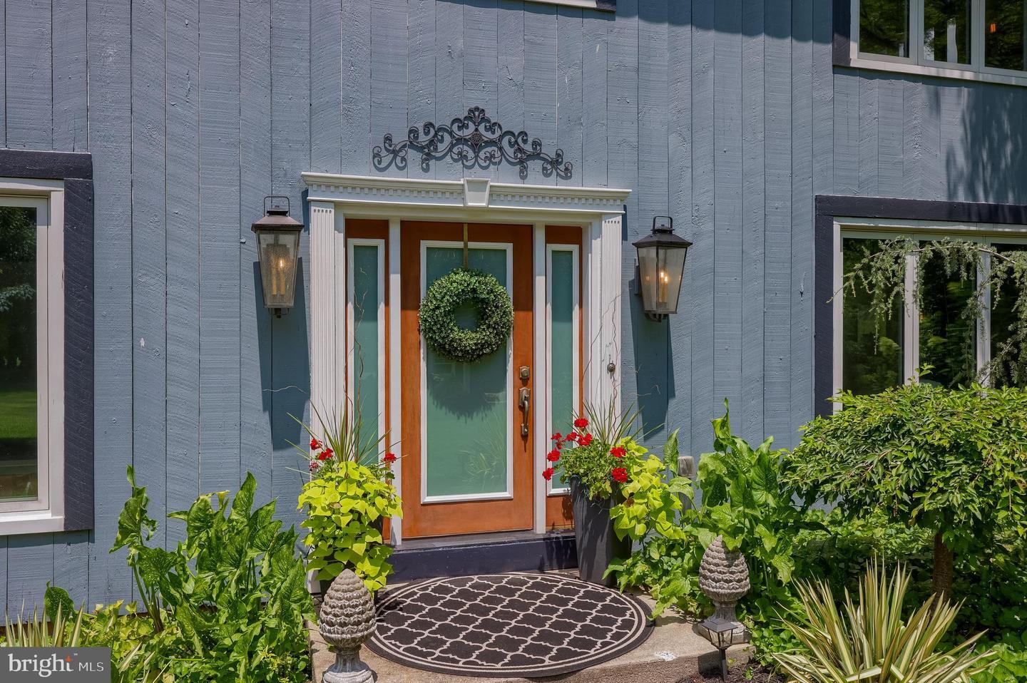 Property Photo: 2 Whitcraft Drive PA 17543