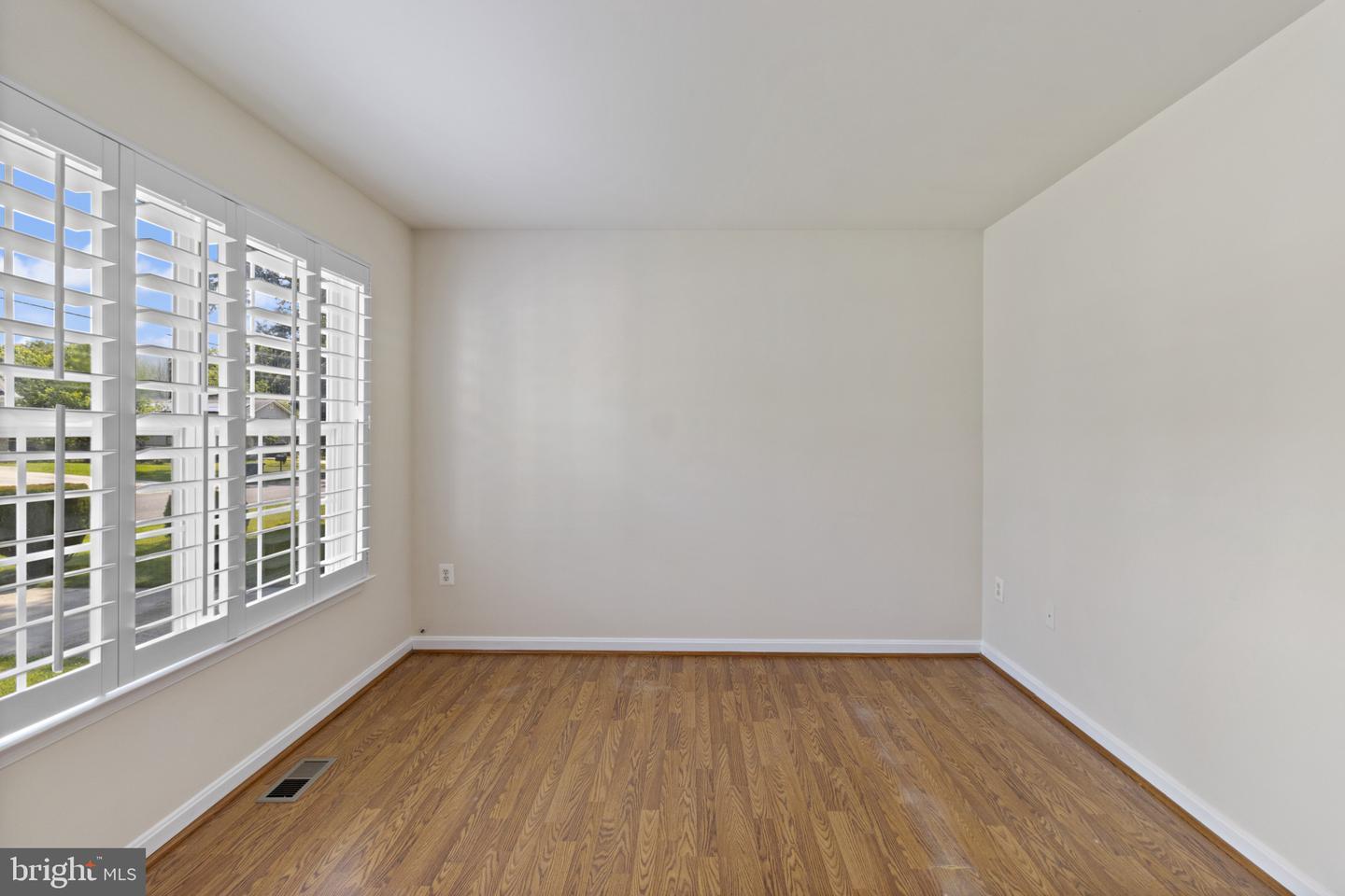 Property Photo: 8701 Lindendale Drive MD 20707