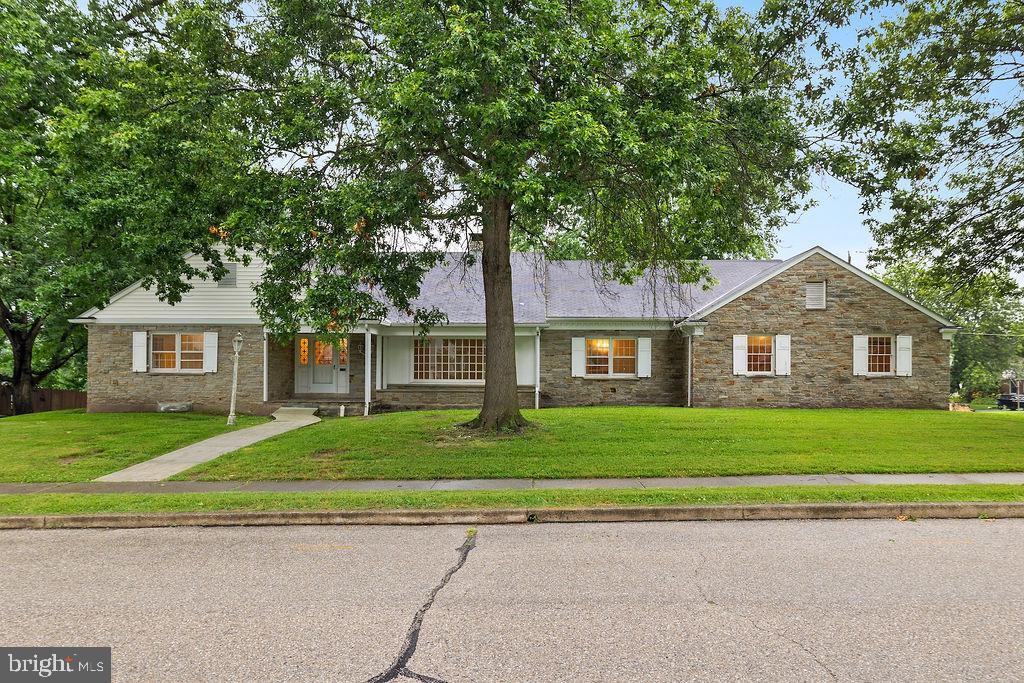 Property Photo: 915 Fairview Avenue PA 17325