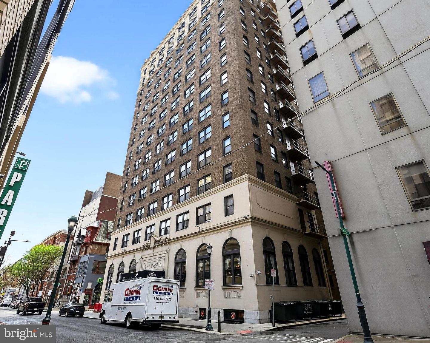 Property Photo: 1324 Locust Street 1114 PA 19107