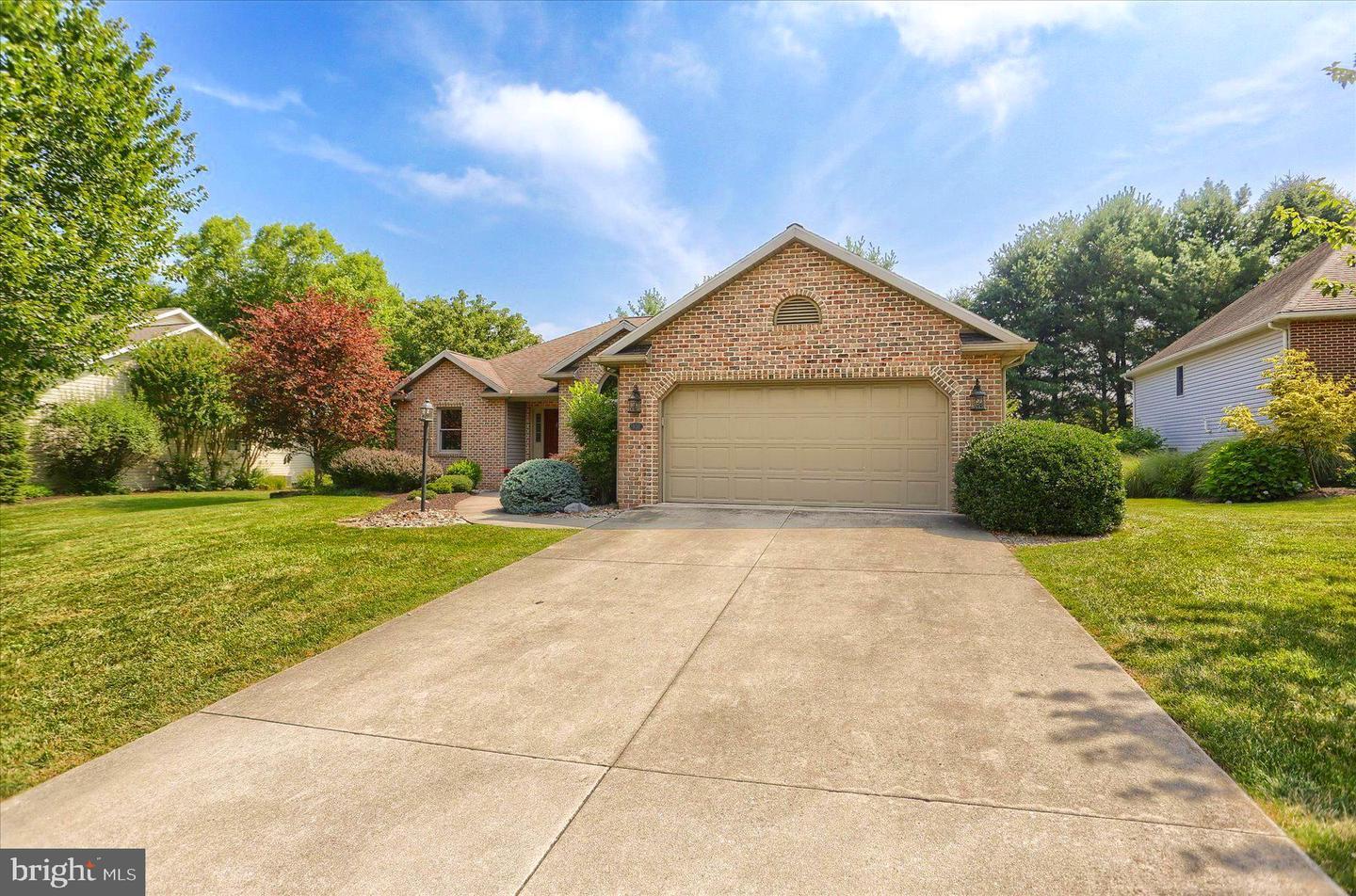 Property Photo: 960 Woodley Drive PA 17050