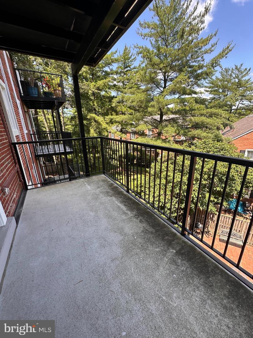 Property Photo: 2802 S Columbus Street B2 VA 22206