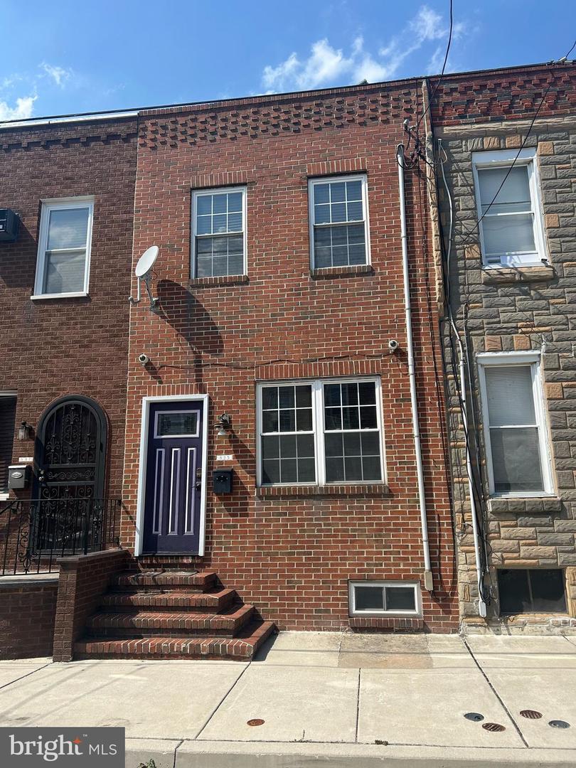 Property Photo:  835 Cross Street  PA 19147 