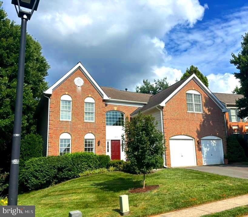 Property Photo: 1309 Murray Downs Way VA 20194