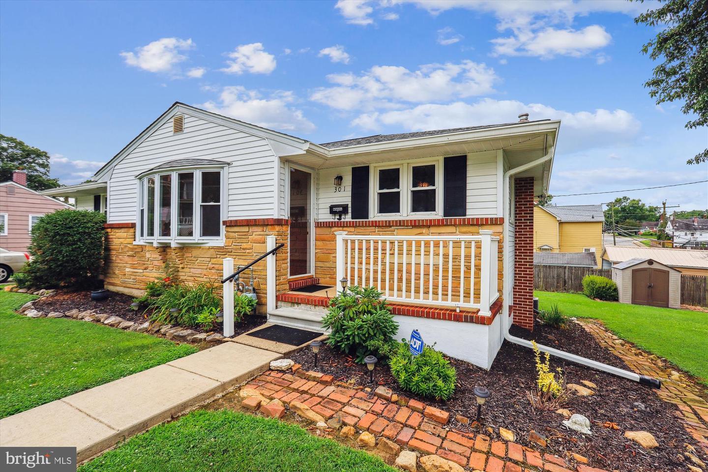 Property Photo: 301 2nd Avenue MD 21227