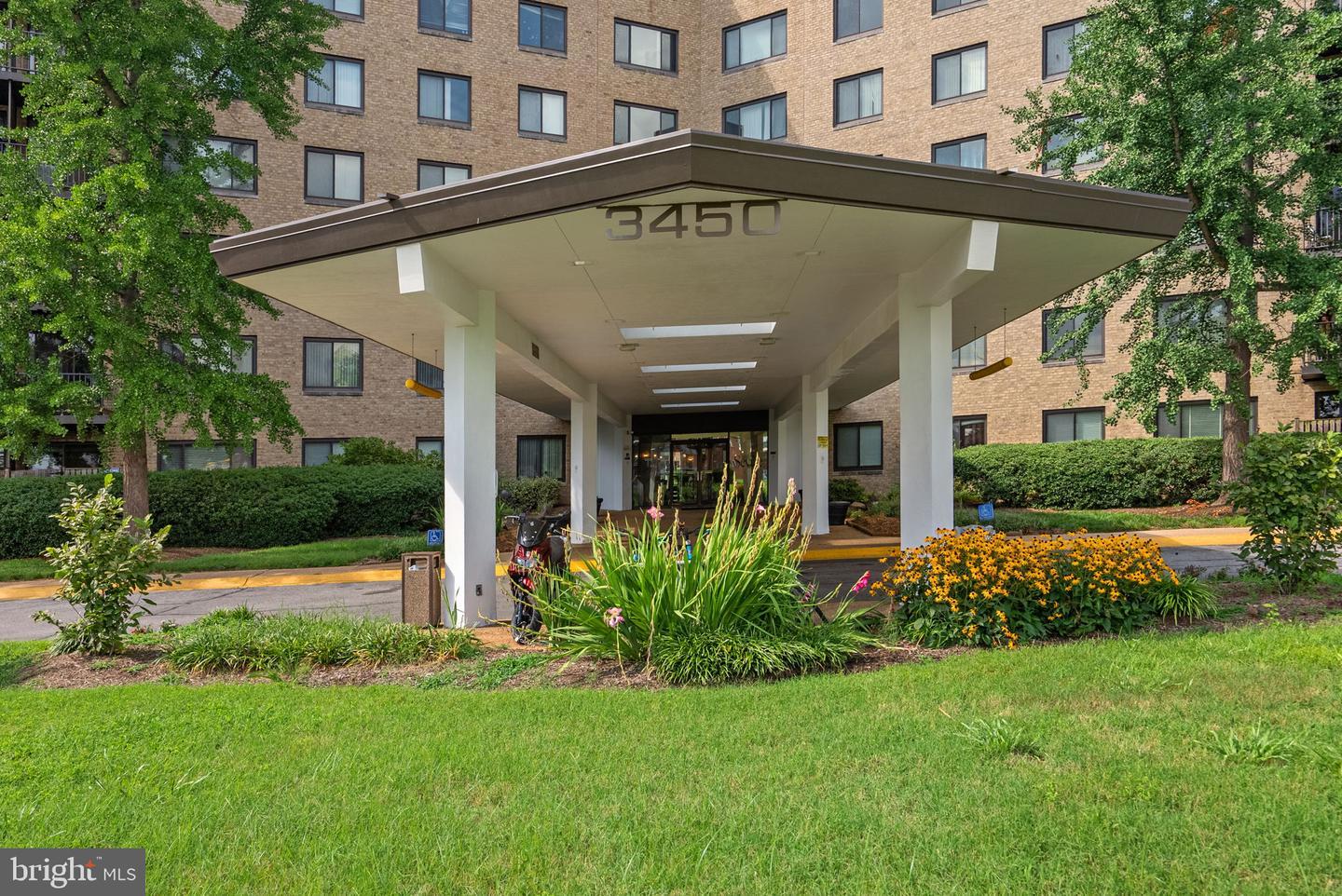 Property Photo:  3450 Toledo Terrace 313  MD 20782 