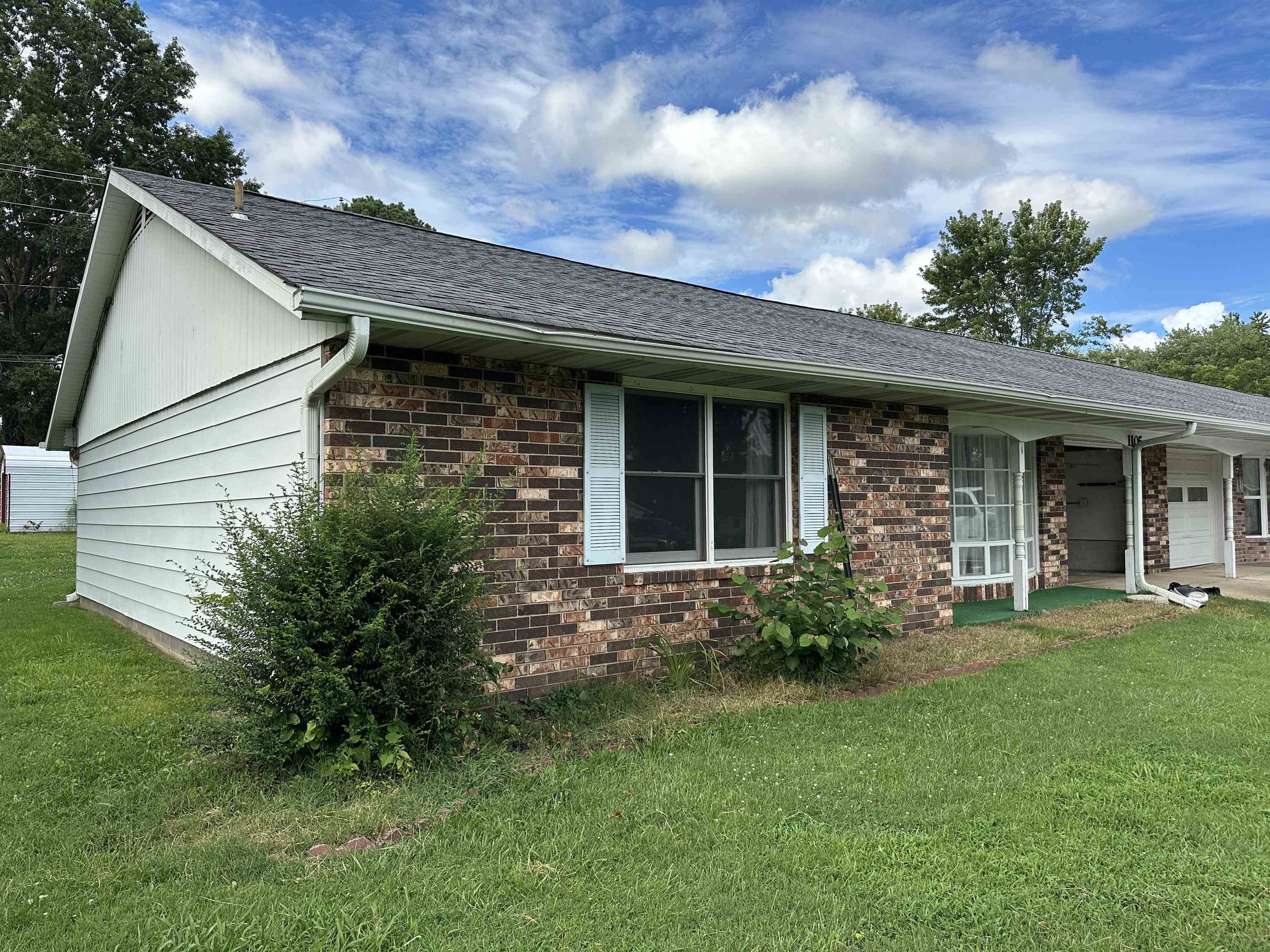 Property Photo: 1105 Meadowbrook Drive AR 72653-9999